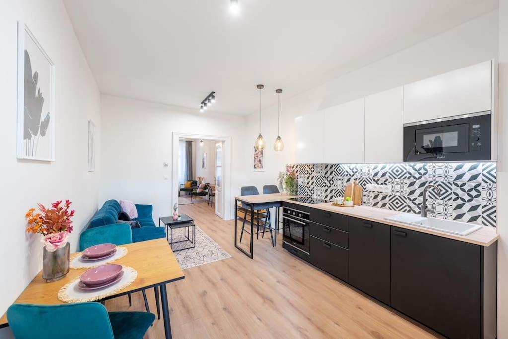 Sweet Cozy Apartment Prague Close To Mala Strana Bagian luar foto