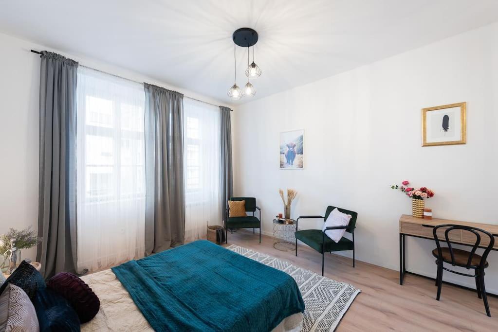 Sweet Cozy Apartment Prague Close To Mala Strana Bagian luar foto